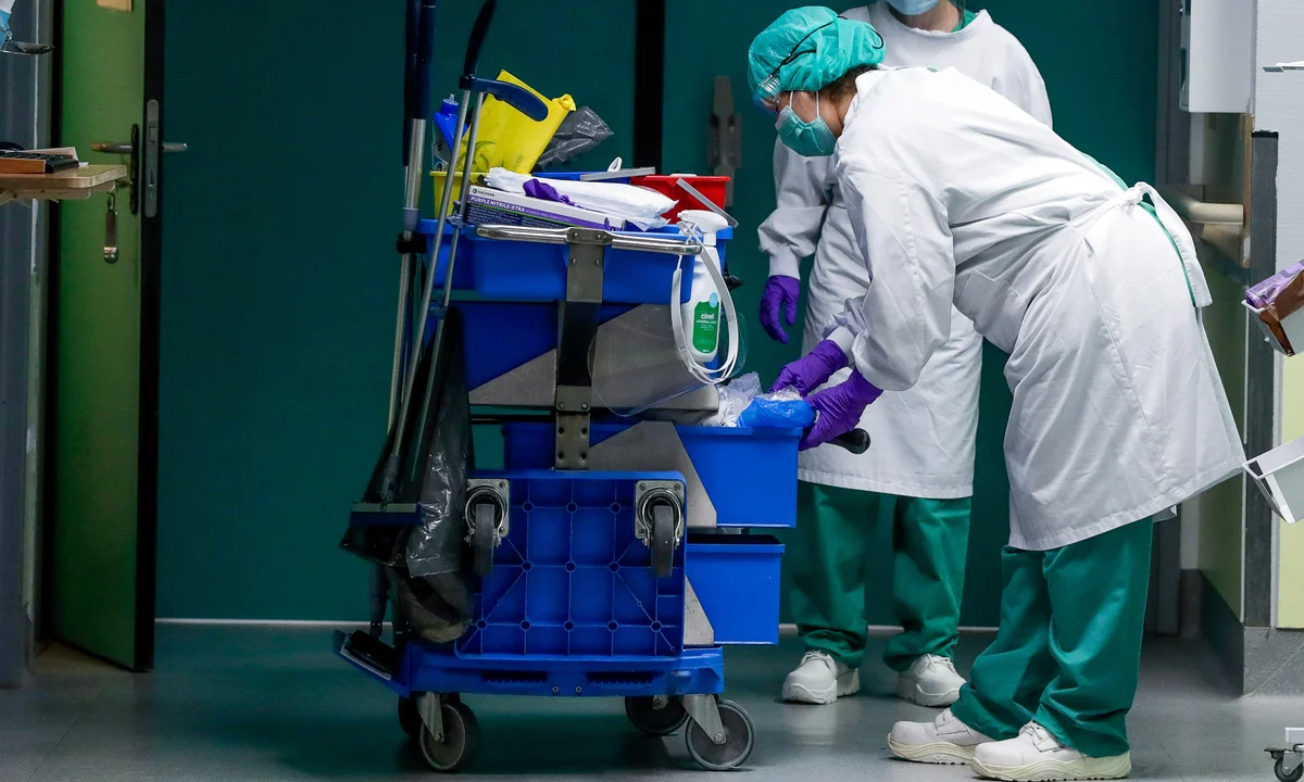 Decontamination Assistant